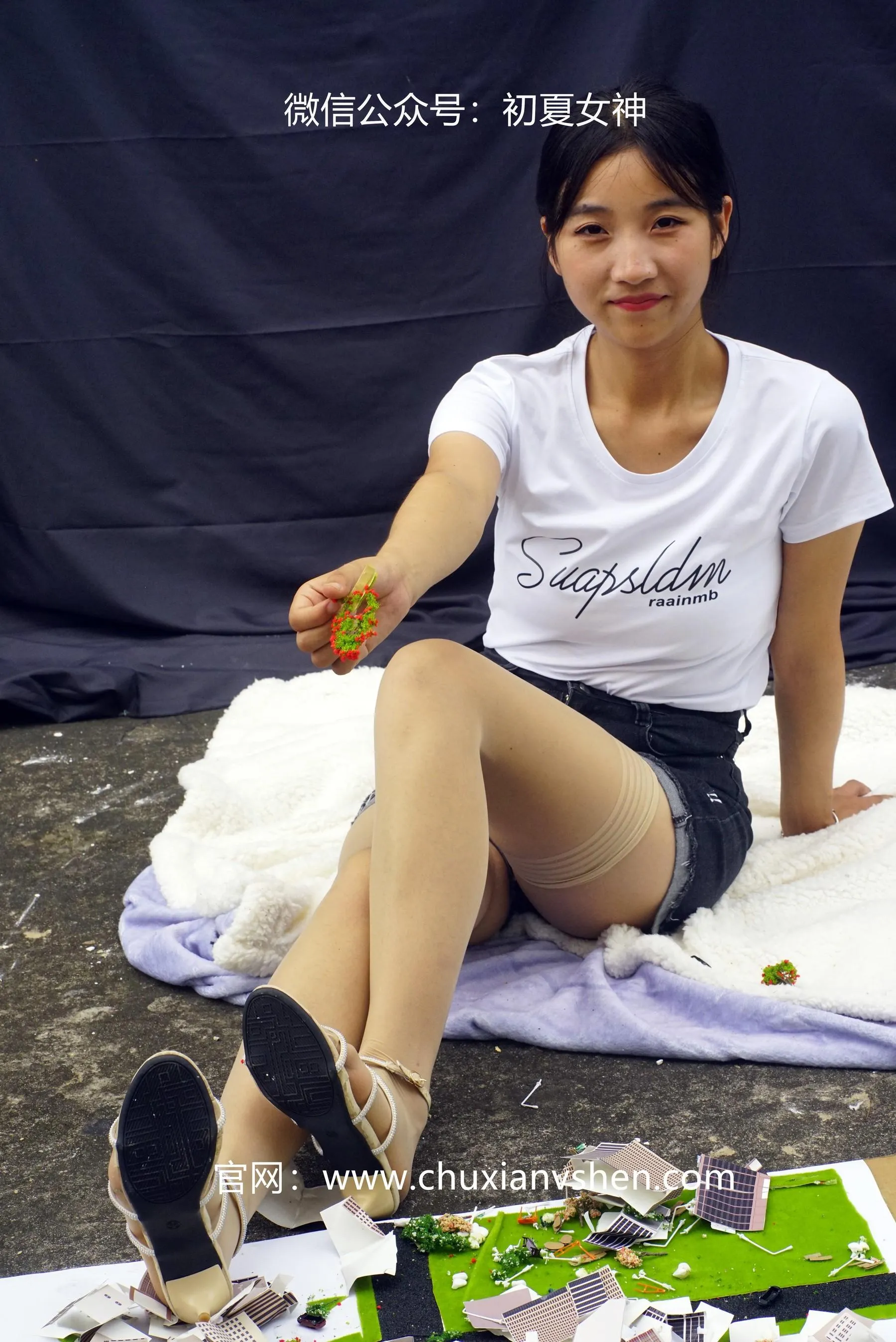 初夏女神 NO.036 点点 误入小人国 [110P]插图1